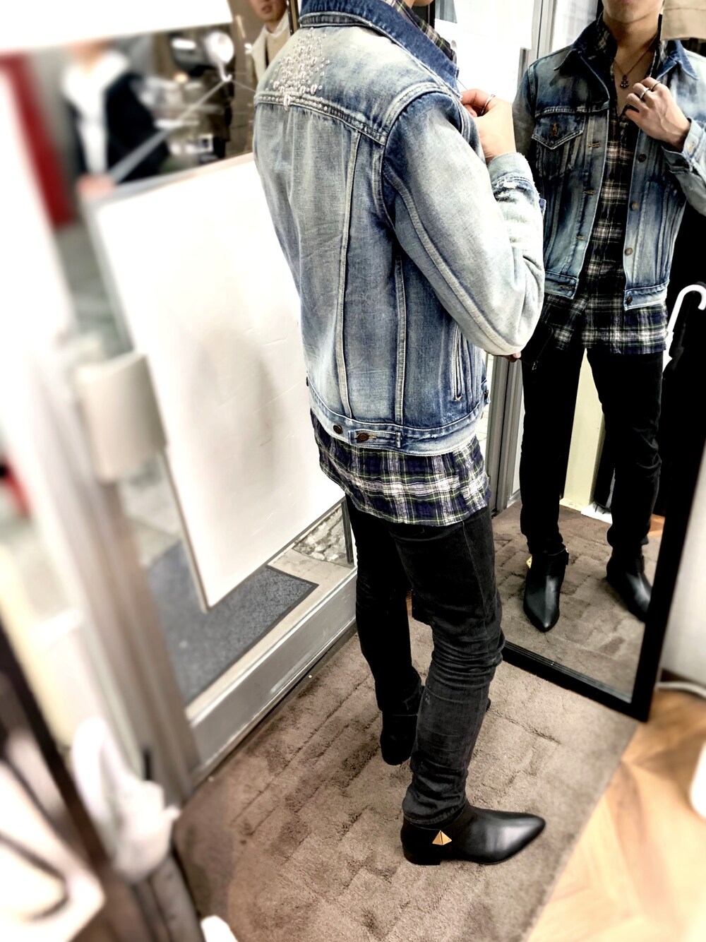 「Saint Laurent、Giuseppe Zanotti、GUCCI、Chrome Hearts、サンローランパリ、グッチ、クロムハーツ、Gジャン、チェックシャツ、WTIMES」｜「GIUSEPPE ZANOTTI DESIGNのアイテム（ブーツ、ブラック系）」を使った、WTIMESさん（メンズ・172cm）の冬コーディネートの1枚目の写真