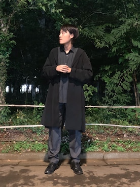 「usedのアイテム（チェスターコート、ブラック系）」を使った、ゆうきもーてぃーよこさん（メンズ）の秋コーディネート