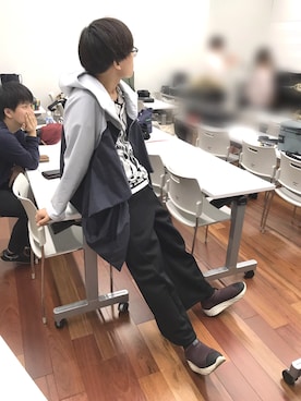 「chloma（クロマ）のアイテム」を使った、飯沼ですさん（メンズ・173cm）の秋コーディネート
