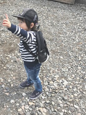 「THE NORTH FACE（ザノースフェイス）のアイテム（バックパック/リュック、ブラック系）」を使った、リアーナさん（キッズ・120cm）の春コーディネート