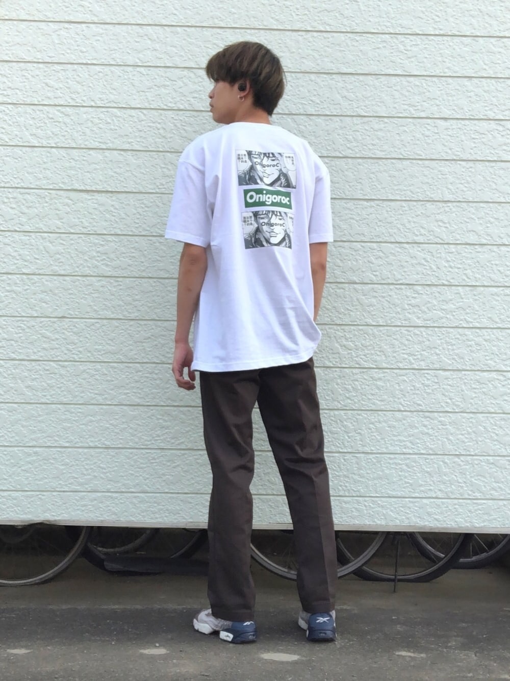 「リーボックラブ、平成最後のWEARISTAセンバツ、スニーカーコーデ、おしゃれさんと繋がりたい、スニーカー、春コーデ、シンプルコーデ、streetstyle、花見、休日スタイル」｜「Dickiesの874ワークパンツ（チノパンツ、ブラック系）」を使った、Yuma Katoさん（メンズ・186cm）の春コーディネートの1枚目の写真