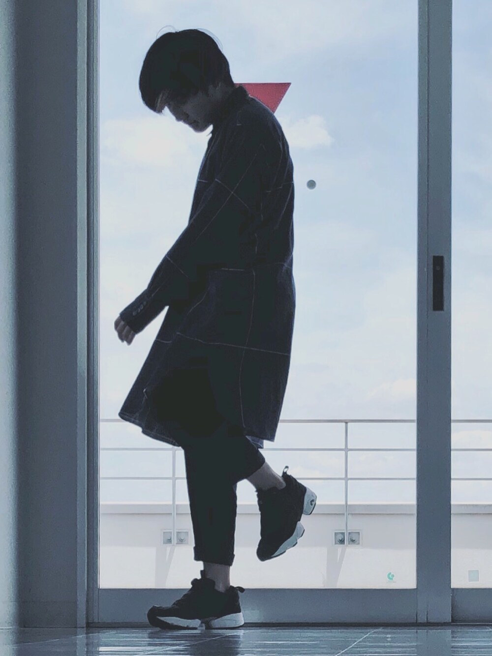 「COMME des GARCONS、BED J.W FORD、ポンプフューリー、アー写、Haz、はす、モード系、dance、ダンス、今日さきら」｜「Reebokのインスタポンプ フューリー OG（スニーカー、ホワイト系）」を使った、Haz/はすさん（メンズ・165cm）の夏コーディネートの1枚目の写真