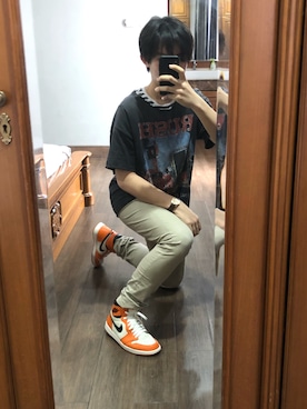 「AIR JORDAN（エアジョーダン）のアイテム（スニーカー、オレンジ系）」を使った、hitmanbamさん（メンズ・173cm）の秋コーディネート