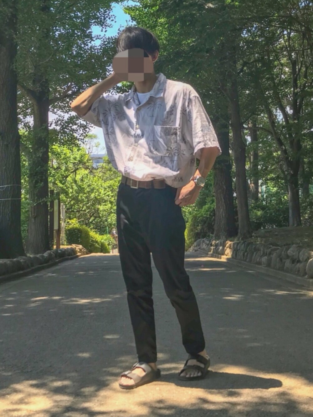「夏コーデ、オーバーサイズ、黒スキニー、HARE、VIVIFY、Fossil、サンダル、zipfive、古着MIX、古着」｜「VIVIFYのピアス/フープ/XL/ハンマー/ヘビー（ピアス（片耳用）、シルバー系）」を使った、N.Yさん（メンズ・167cm）の夏コーディネートの1枚目の写真
