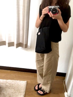 「カメラ女子」｜「アイテム（チノパンツ）」を使った、chanさん（レディース・157cm）の秋コーディネート