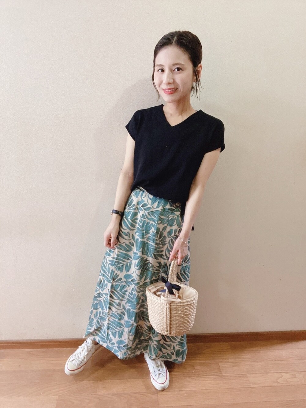 「スカート、夏コーデ、ゆるコーデ、オトナ女子、ootd、着回しコーデ、いいね、save、フォローお願いします🤑、おしゃれさんと繋がりたい、スニーカー」｜「CIAOPANICのアイテム（トップス、ブラック系）」を使った、ゆうきさん（レディース・154cm）の夏コーディネートの1枚目の写真