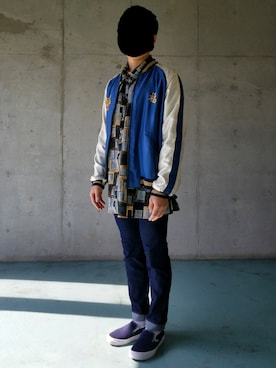 「総柄トップス」｜「アイテム（ブルゾン）」を使った、Yuukiさん（メンズ・168cm）の春コーディネート