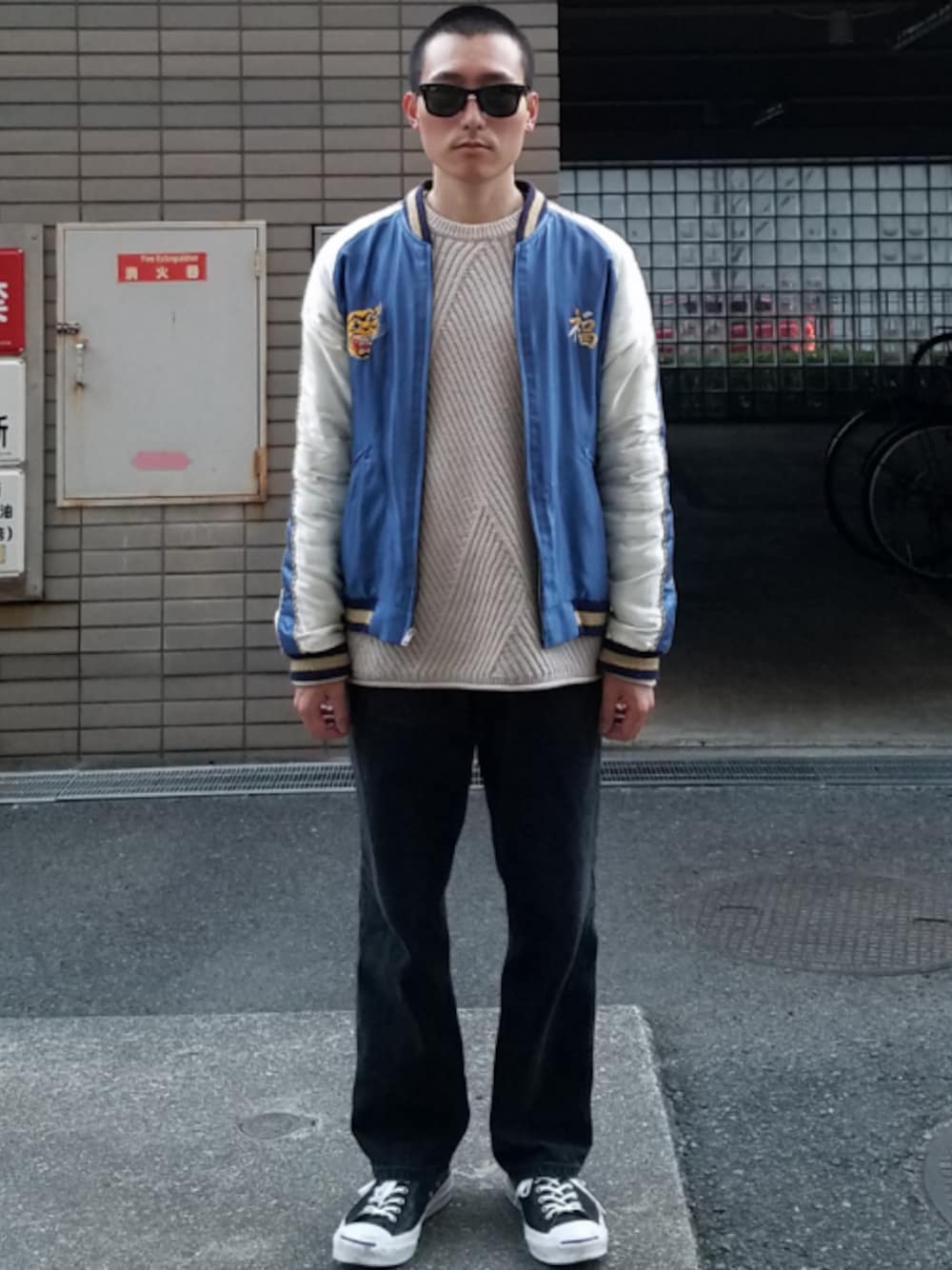 「平成最後のWEARISTAセンバツ、リーボックラブ、スカジャン、ベトジャン、ブラックデニム」｜「BEAMSの BEAMS / ベトナムスカジャン（ブルゾン、ブルー系）」を使った、Yuukiさん（メンズ・169cm）の春コーディネートの1枚目の写真