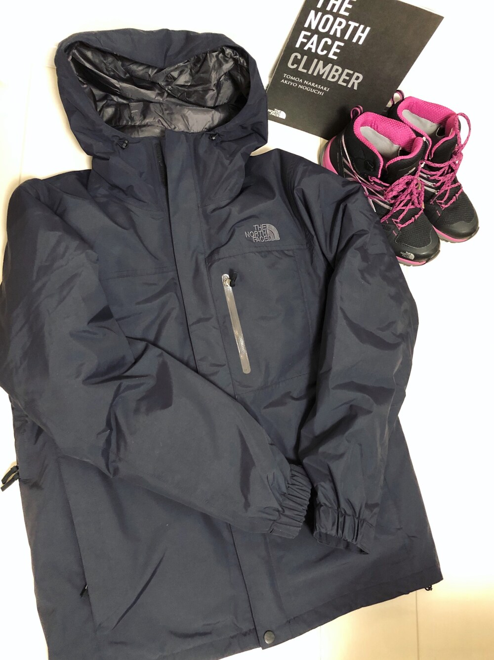 「ノースフェイス、娘ちゃん、ダウンジャケット、マウンテンパーカー」｜「THE NORTH FACEのアイテム（ナイロンジャケット、ブラック系）」を使った、ぇむさん（レディース・160cm）の秋コーディネートの1枚目の写真