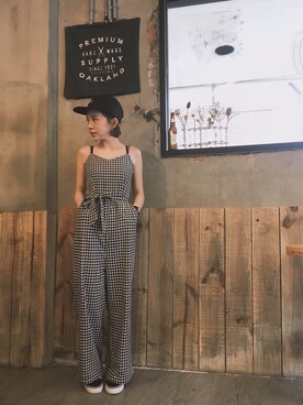 「TAIPEI」｜「アイテム（つなぎ/オールインワン）」を使った、Oliviaさん（レディース・155cm）の春コーディネート