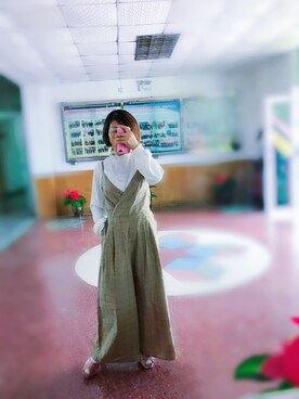 「アイテム（つなぎ/オールインワン、ベージュ系）」を使った、QueenieMirandaさん（レディース・159cm）の秋コーディネート
