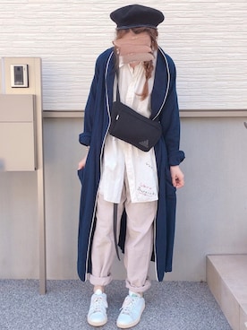 「ベージュパンツ」｜「アイテム（その他アウター）」を使った、𝓡𝓲.さん（レディース・163cm）の秋コーディネート