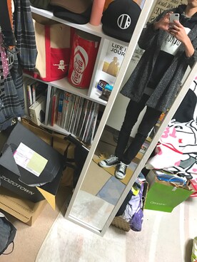 「CONVERSE（コンバース）のCONVERSE (コンバース） LEATHER JACK PURCELL レザージャックパーセル（スニーカー、ブラック系）」を使った、ゆーきさん（メンズ・182cm）の冬コーディネート