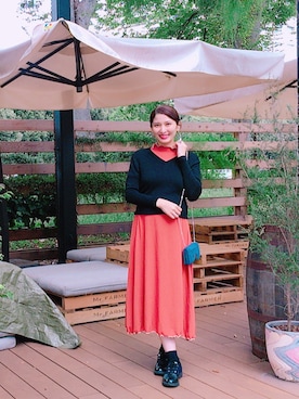 「レトロ」｜「アイテム（PC・スマホグッズ/家電）」を使った、【Muel Chic】中村沙織さん（レディース・162cm）の秋コーディネート