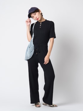 「LAYMEE（レイミー）のアイテム（キャップ）」を使った、【Muel Chic】中村沙織さん（レディース・162cm）の冬コーディネート