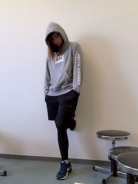 「HELLY HANSEN（ヘリーハンセン）のアイテム（パーカー）」を使った、みずきららさん（レディース・168cm）の冬コーディネート