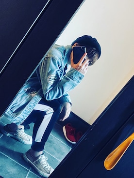 「TOMMY HILFIGER（トミーヒルフィガー）のアイテム（デニムジャケット）」を使った、Yuitoさん（メンズ・165cm）の秋コーディネート