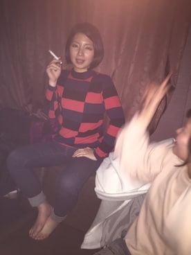 「DIESEL（ディーゼル）の00CYQV0685K（デニムパンツ、ブルー系）」を使った、ほんな　こつねさん（レディース）の春コーディネート