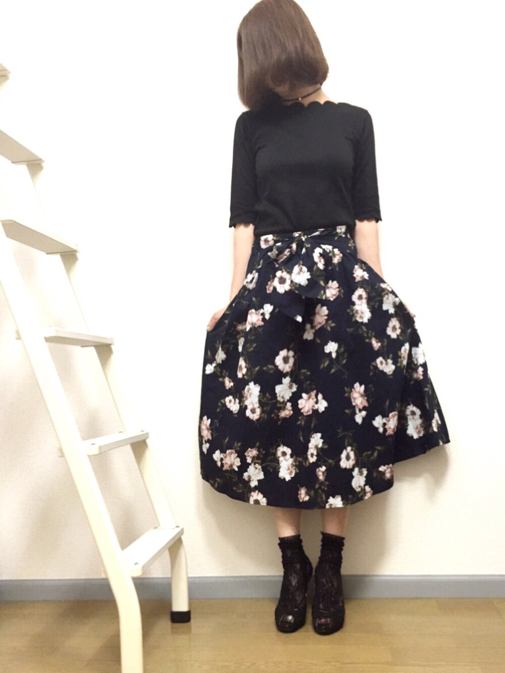 「オトナカジュアル、オフィスカジュアル、ファストファッション、おしゃれさんと繋がりたい、しまむら、DHORIC、花柄スカート、しまパト」｜「DHOLICのスカラップボートネックTシャツ（Tシャツ/カットソー、ホワイト系）」を使った、myuchi_myuさん（レディース・156cm）の夏コーディネートの1枚目の写真
