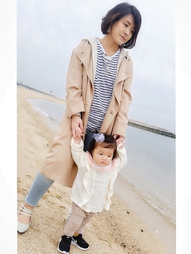 「海」｜「アイテム（トレンチコート）」を使った、Tari.さん（レディース・153cm）の春コーディネート