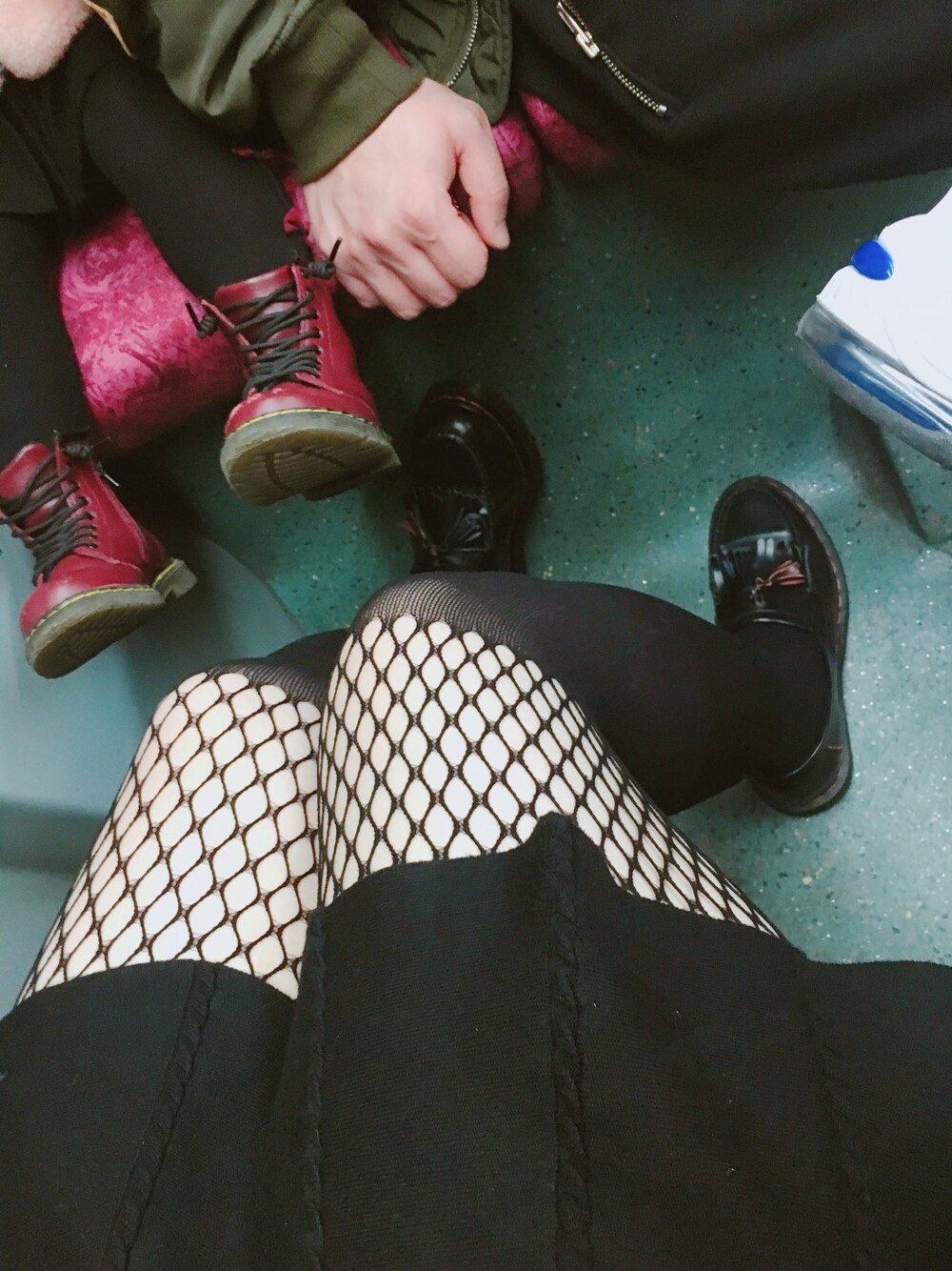 「CALZEDONIA、shoes、kids」｜「calzedoniaのアイテム（レギンス/スパッツ、ブラック系）」を使った、Mantha1125andreyさん（レディース・166cm）の冬コーディネートの1枚目の写真