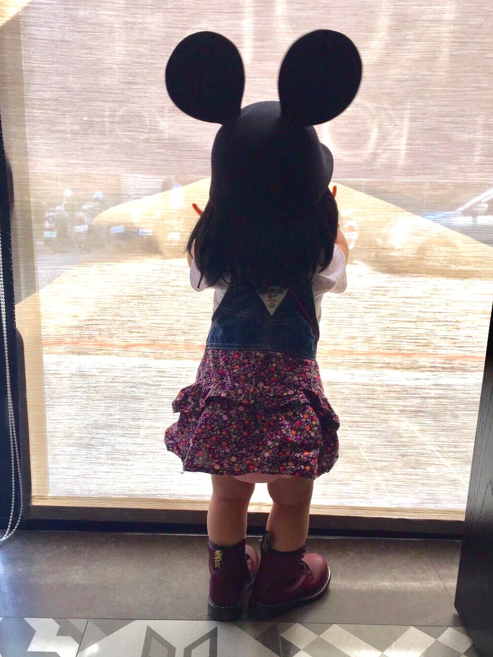 「kids、kidsfashion」｜「OSHKOSHのアイテム（スカート、その他）」を使った、Mantha1125andreyさん（キッズ・80cm）の冬コーディネートの1枚目の写真
