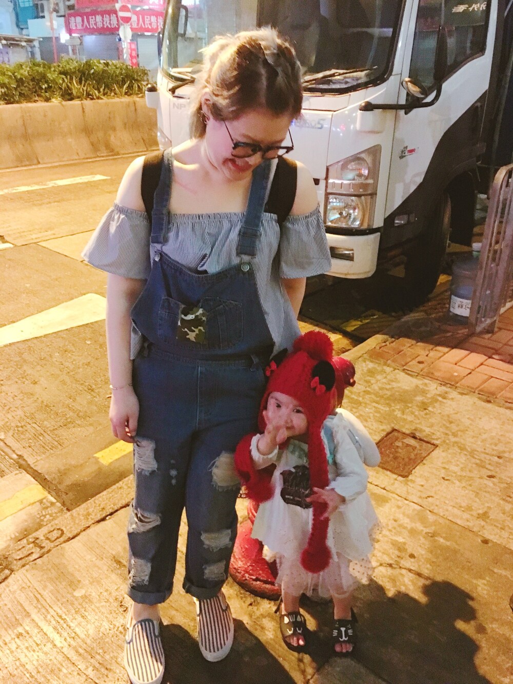 「親子」｜「Mini Melissaのアイテム（サンダル、ブラック系）」を使った、Mantha1125andreyさん（レディース・166cm）の春コーディネートの1枚目の写真