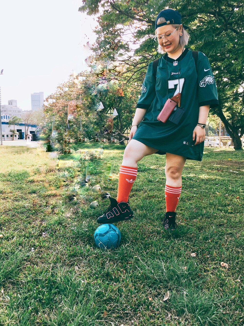 「soccer」｜「NIKEのアイテム（スニーカー、ブラック系）」を使った、Mantha1125andreyさん（レディース・166cm）の春コーディネートの1枚目の写真