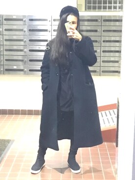 チェスターコートを使った 全身黒コーデ のレディース人気ファッションコーディネート Wear