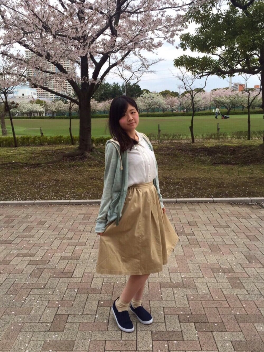 「桜、春、清楚、ナチュラル、大学、就活」｜「お友達から借りました😭❤️のアイテム（スカート、ベージュ系）」を使った、れもねーどさん（レディース・157cm）の春コーディネートの1枚目の写真