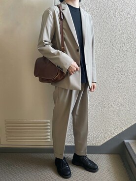 「UNITED TOKYO（ユナイテッドトウキョウ）のアイテム（スラックス、ベージュ系）」を使った、Kohsakaさん（メンズ・174cm）の春コーディネート