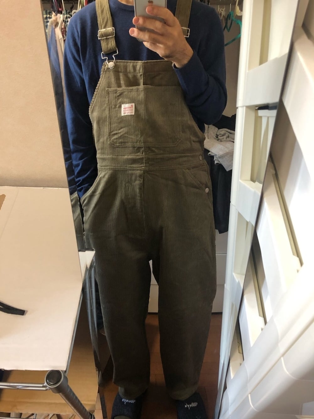 「オーバーオール」｜「FREAK'S STOREのアイテム（サロペット/オーバーオール、グレー系）」を使った、りゅさん（メンズ・178cm）の冬コーディネートの1枚目の写真