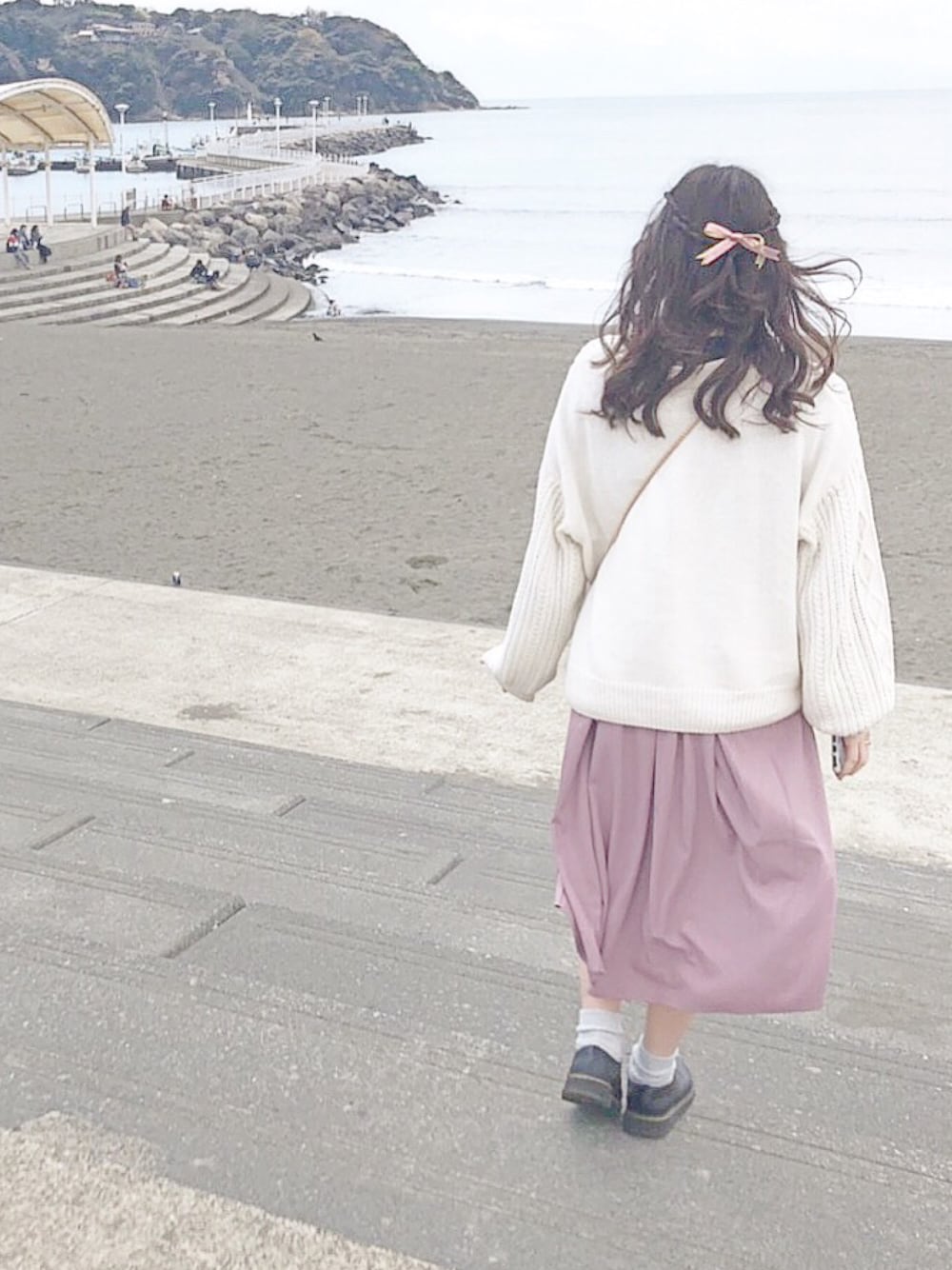 「春コーデ、スカート、江の島」｜「GRLのアイテム（スカート、ピンク系）」を使った、piromiさん（レディース・159cm）の春コーディネートの1枚目の写真
