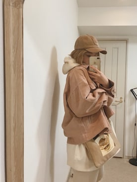 「アイテム（デニムジャケット、ピンク系）」を使った、AMOさん（レディース・168cm）の冬コーディネート