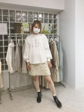 「ミニスカート」｜「アイテム（Tシャツ/カットソー、ホワイト系）」を使った、AMOさん（レディース・168cm）の夏コーディネート