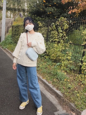 「ボリュームニット」｜「アイテム（スニーカー）」を使った、AMOさん（レディース・168cm）の冬コーディネート