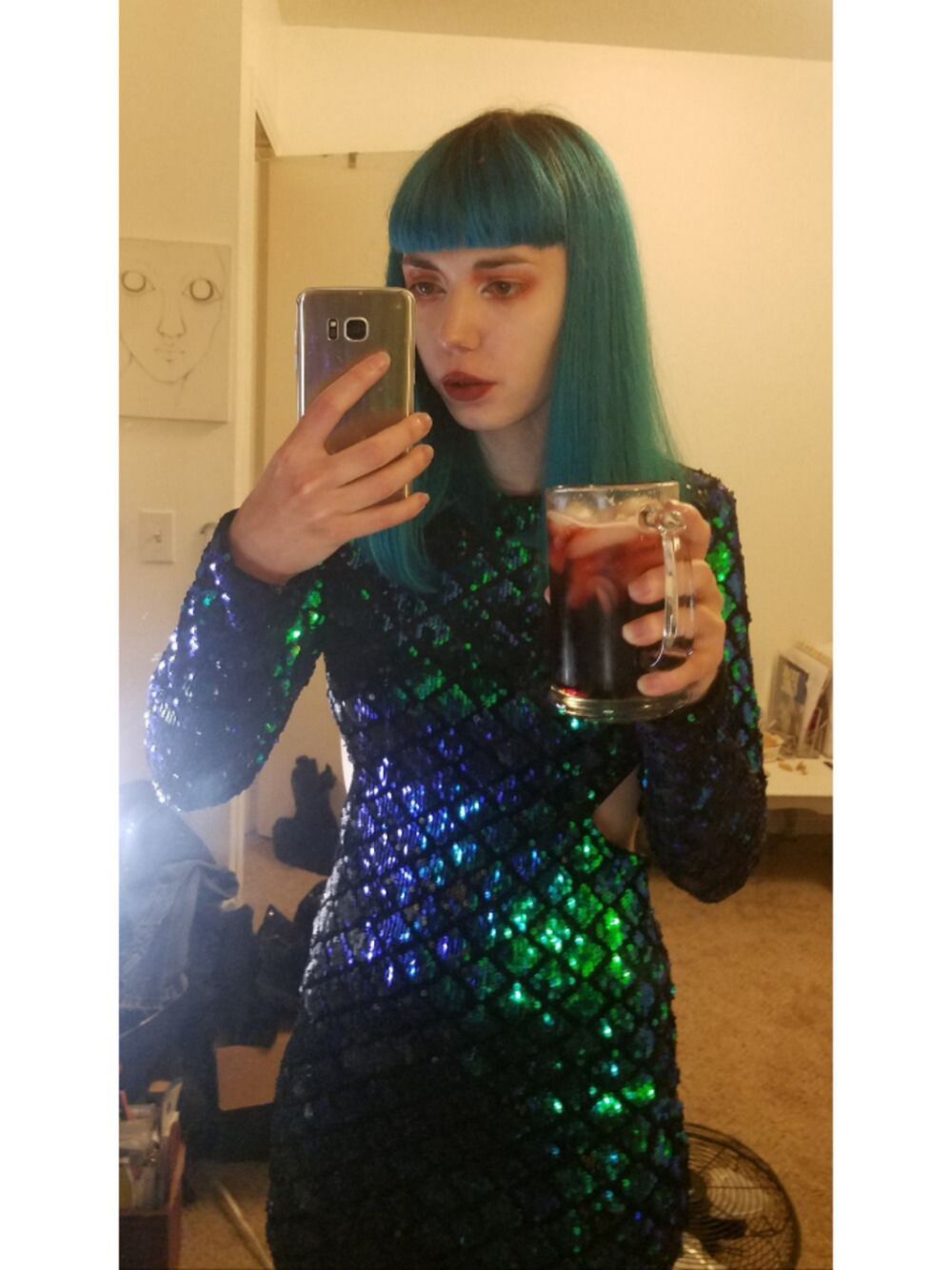 「sequins、dress、winter、New year、2020、80s、bluehair、Glam、green」｜「FOREVER 21のアイテム（ドレス、グリーン系）」を使った、androgynouskittyさん（レディース・160cm）の秋コーディネートの1枚目の写真