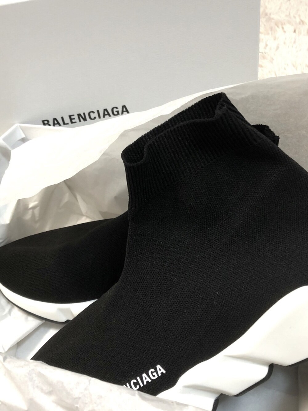 「お洒落さんとつながりたい、スニーカー、韓国ファッション、バレンシアガ、スピードトレーナー」｜「BALENCIAGAのアイテム（スニーカー、ブラック系）」を使った、yさん（メンズ・170cm）の春コーディネートの1枚目の写真
