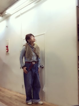 「ダンガリーシャツ」｜「アイテム（アクセサリー）」を使った、TSUYUさん（レディース・149cm）の冬コーディネート