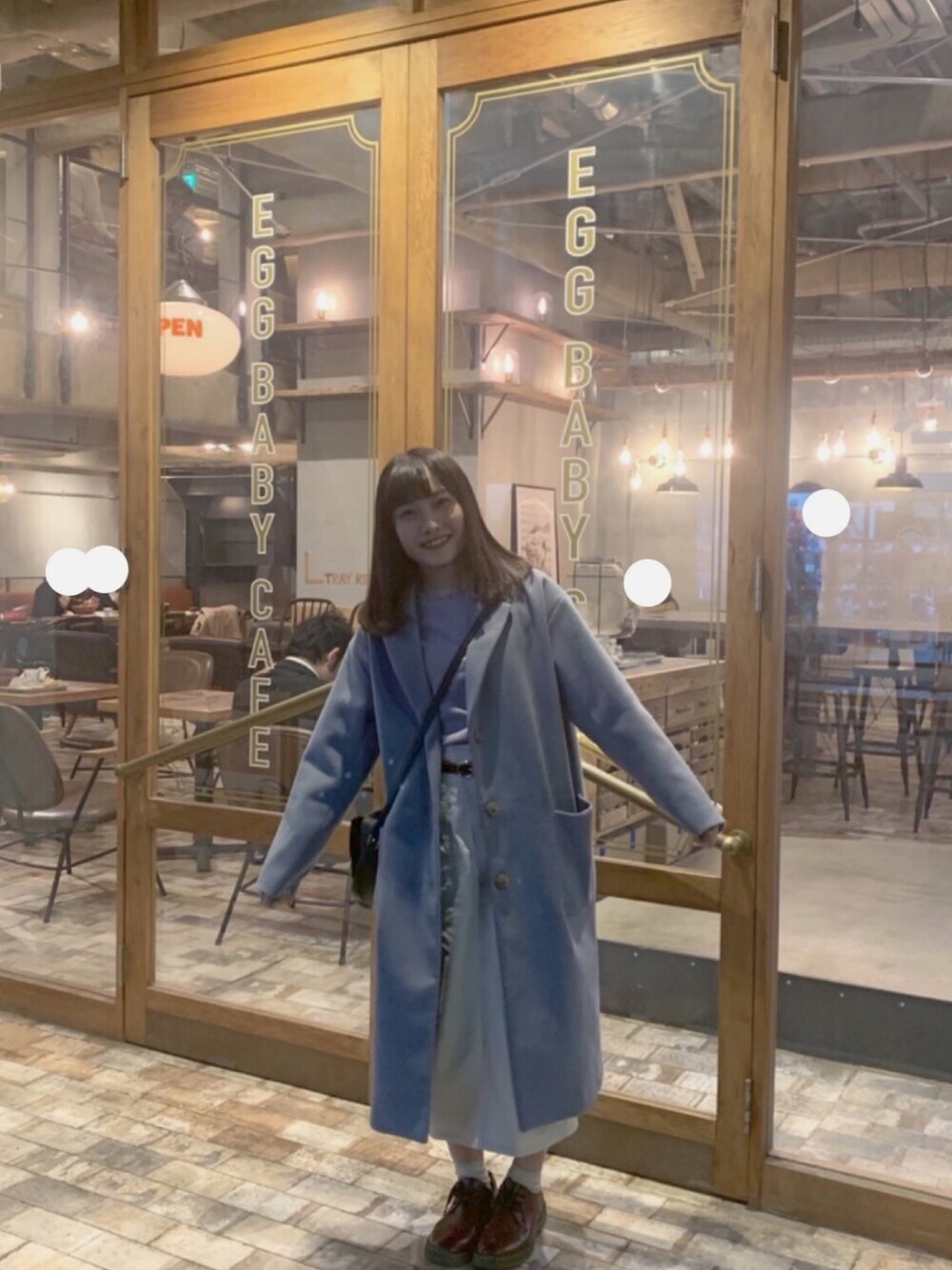 「プチプラ、シンプル、今日のコーデ、春コーデ、春アウター、おしゃれさんと繋がりたい、いいね、save、フォローお願いします🤑、低身長、152cm」｜「PAGEBOYのアイテム（チェスターコート、ブルー系）」を使った、M E G ︎さん（レディース・152cm）の夏コーディネートの1枚目の写真