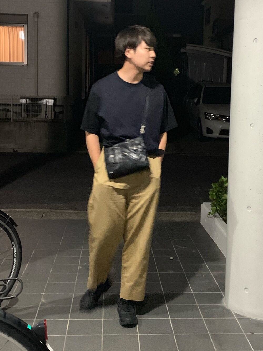 「夏コーデ、ゆるコーデ、今日のコーデ、夏だ！Tシャツ着よう！、夏、タックイン、ワイドパンツ、オトナカジュアル」｜「TOMORROWLAND のジャージー×タイプライター ビッグシルエットカットソー（Tシャツ/カットソー、ブルー系）」を使った、キノさん（メンズ・174cm）の夏コーディネートの1枚目の写真