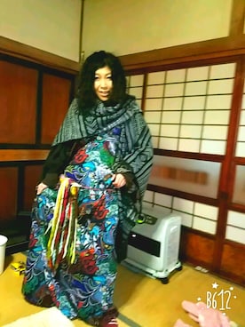 「エスニック」｜「アイテム（ポンチョ）」を使った、トミーさん（レディース・162cm）の冬コーディネート