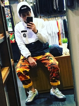 「ROTHCO（ロスコ）のアイテム（チノパンツ）」を使った、阿展さん（メンズ・175cm）の秋コーディネート