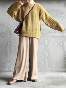 ニット セーターを使った くすみイエロー の人気ファッションコーディネート Wear