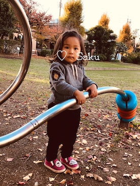 「2歳3ヶ月」｜「アイテム（パーカー）」を使った、SAKURAさん（キッズ・80cm）の秋コーディネート