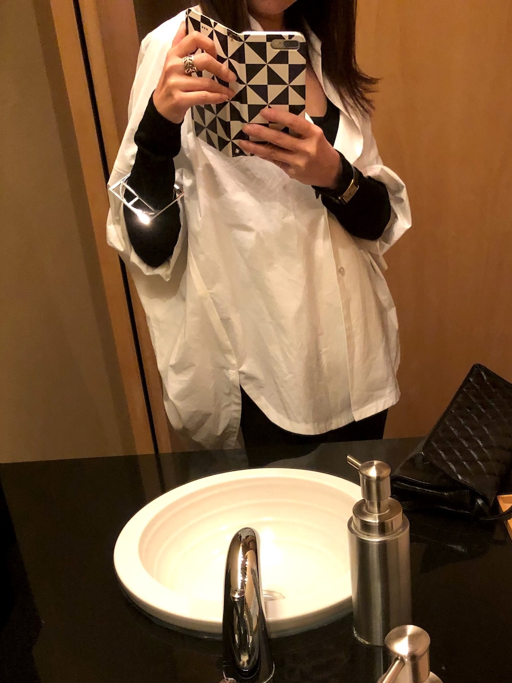 「support surfaceのアイテム（シャツ/ブラウス、ホワイト系）」を使った、mikiさん（レディース・158cm）の春コーディネートの1枚目の写真