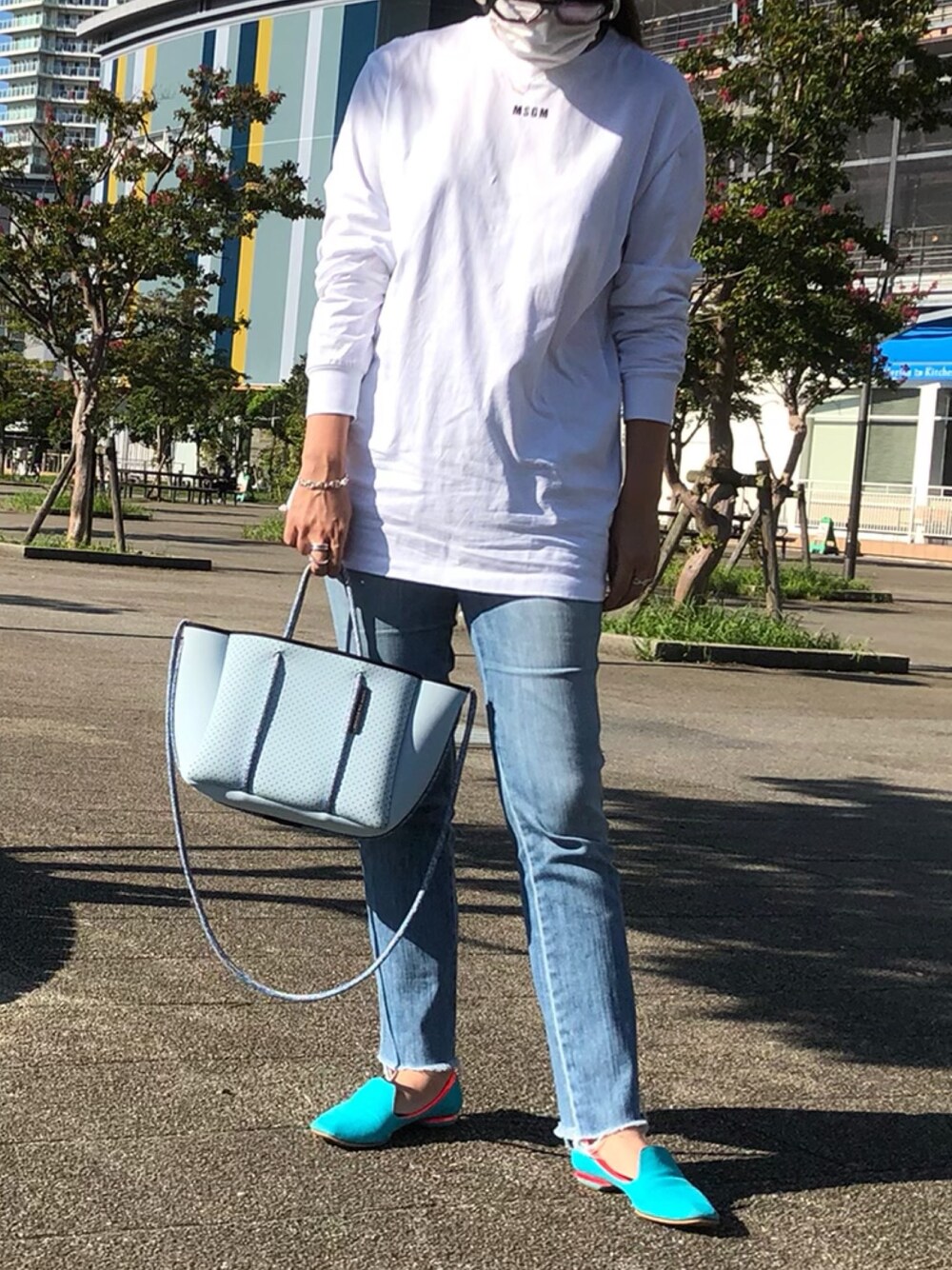 「MSGMのMSGM/エムエスジーエム/ミニロゴロングスリーブTシャツ（Tシャツ/カットソー、ホワイト系）」を使った、mikiさん（レディース・158cm）の秋コーディネートの1枚目の写真
