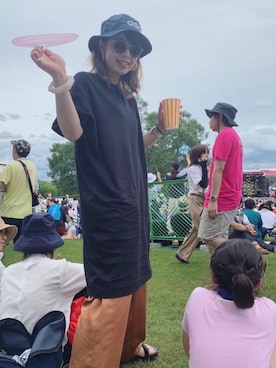 「Teva（テバ）のTeva / プラットフォーム ユニバーサル（サンダル）」を使った、momoさん（レディース・162cm）の夏コーディネート