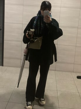 「UNIQLO（ユニクロ）のボアフリースショートコート（その他アウター、ブラック系）」を使った、momoさん（レディース）の冬コーディネート