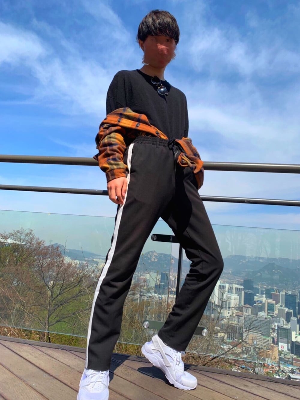 「平成最後のWEARISTAセンバツ、おしゃれさんと繋がりたい、スニーカー、カジュアルコーデ、NIKE、BEAMS、春、タックイン、韓国ファッション、シャツスタイル」｜「Ray-Banのアイテム（メガネ、ブラック系）」を使った、Mr.タックインさん（メンズ・184cm）の春コーディネートの1枚目の写真